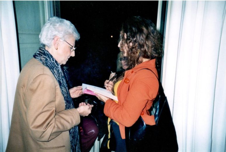 L'autrice alla premiazione per il libro Esercizi di Sesso